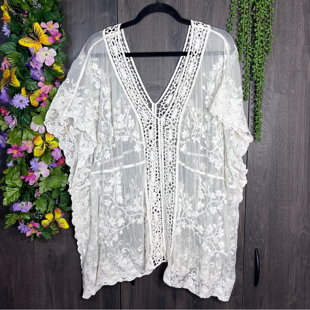 1💙2/$40💙Cupshe One Size Sheer Floral Embellished V Neck Coverup Dress